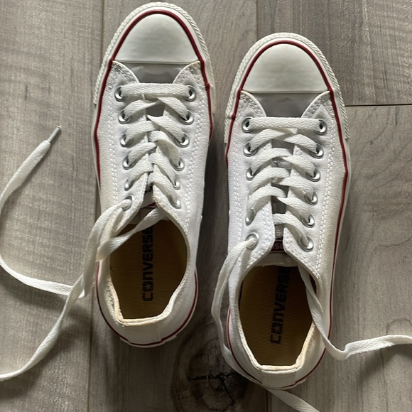 Converse White Sneaker - Picture 2 of 7